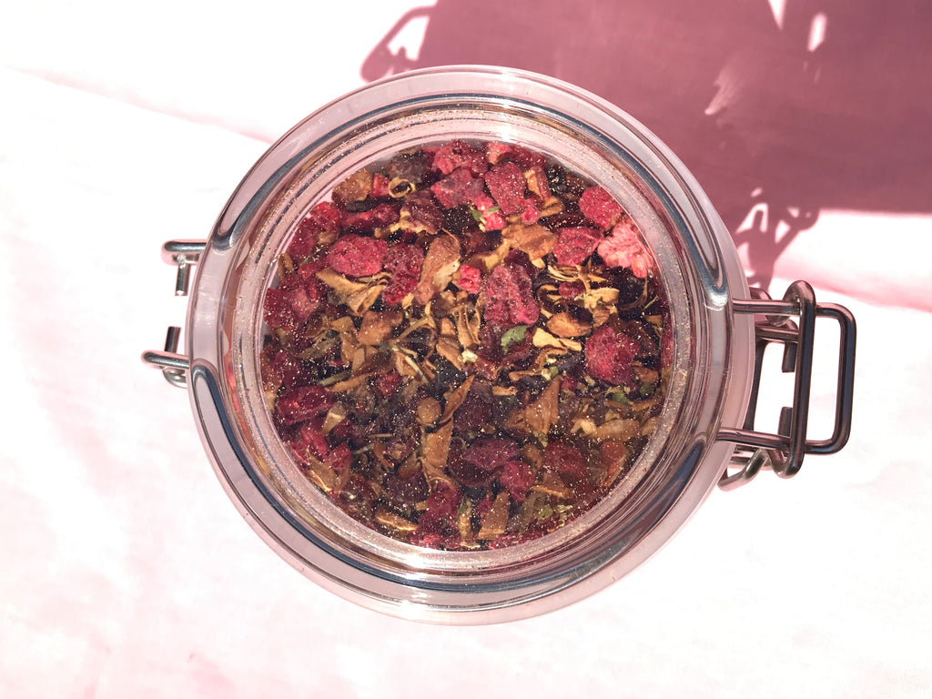 RASPBERRY & ELDERFLOWER TEA Fruit Tea, Recyclable Storage Jar 90g